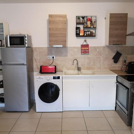 Quiet Charming T2 With Terrace 5Km From Lyon Apartment Dardilly Exterior foto